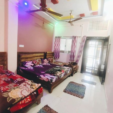 Deviksha Home Stay Ujjain Zewnętrze zdjęcie