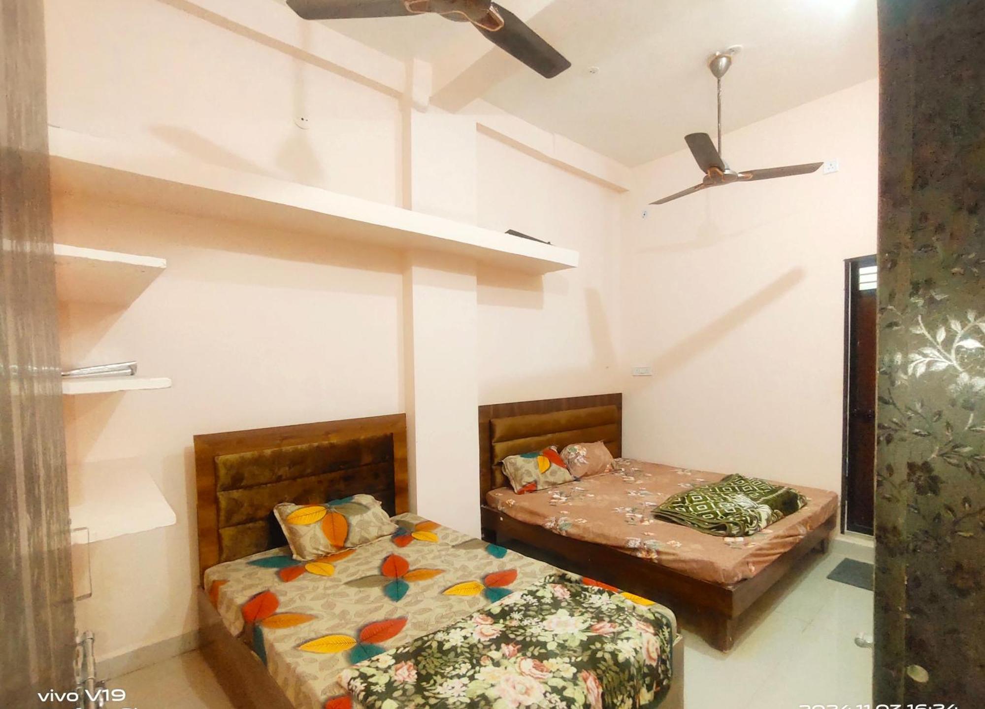 Deviksha Home Stay Ujjain Zewnętrze zdjęcie
